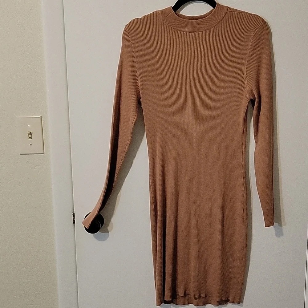 Derek Heart Long Sleeve Tan Bodycon Dress With Cutout - Picture 4 of 5